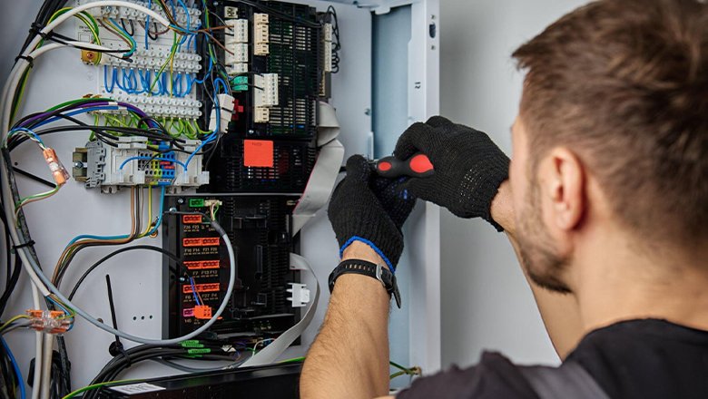 Circuit Breaker Replacement Services